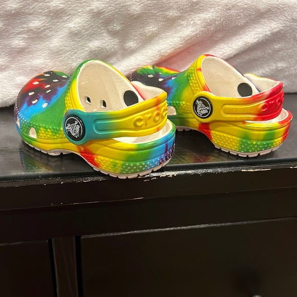 Rainbow baby Crocs 4c - Picture 2 of 4